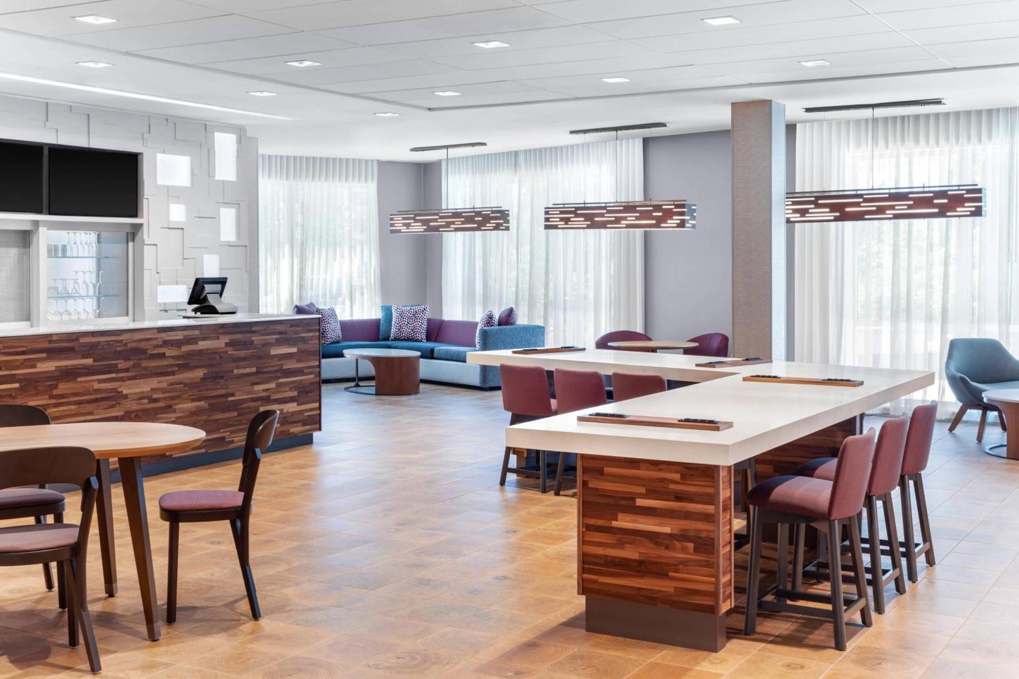Отель Courtyard By Marriott Wayne Fairfield Экстерьер фото