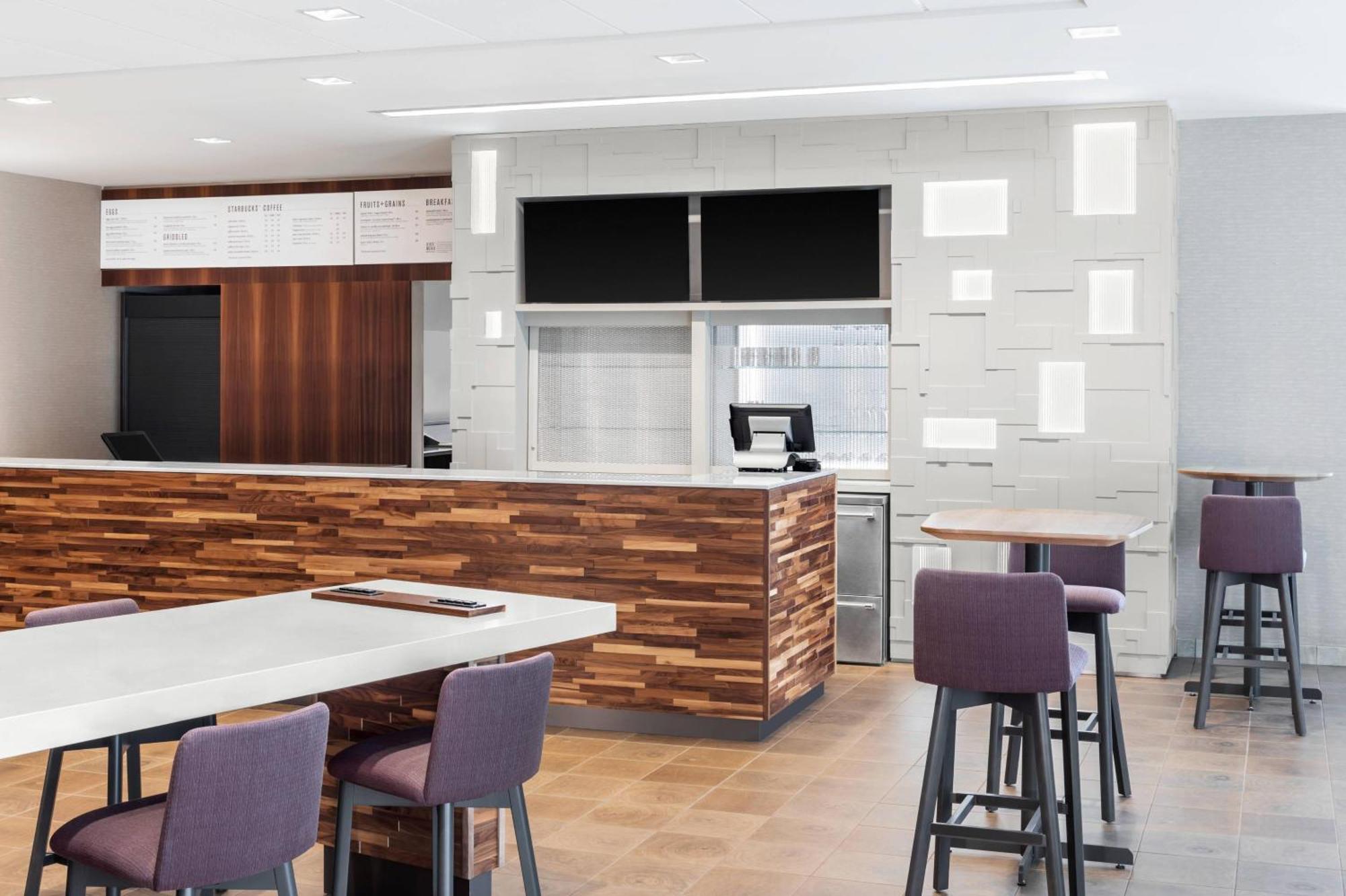 Отель Courtyard By Marriott Wayne Fairfield Экстерьер фото