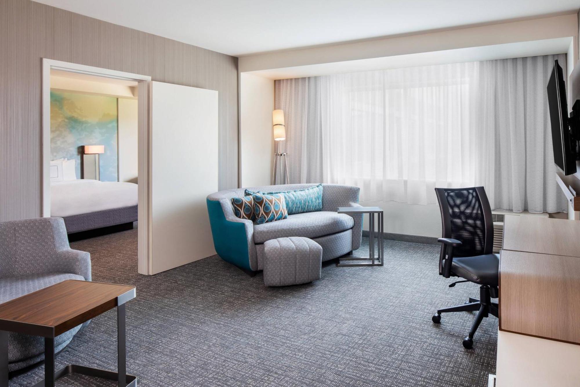 Отель Courtyard By Marriott Wayne Fairfield Экстерьер фото