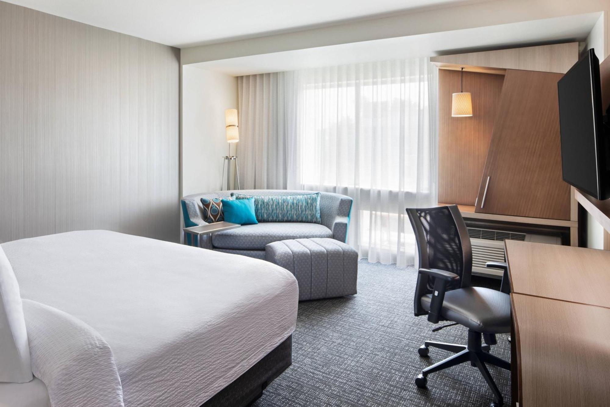 Отель Courtyard By Marriott Wayne Fairfield Экстерьер фото